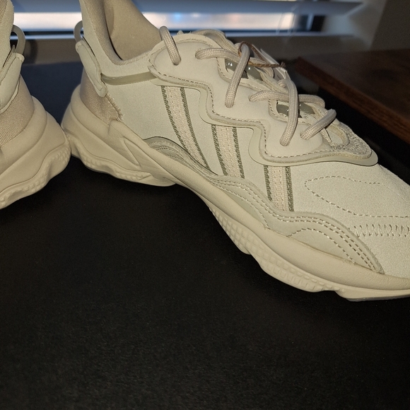 Size 5.5 - adidas Ozweego Bliss Women's - Picture 8 of 15